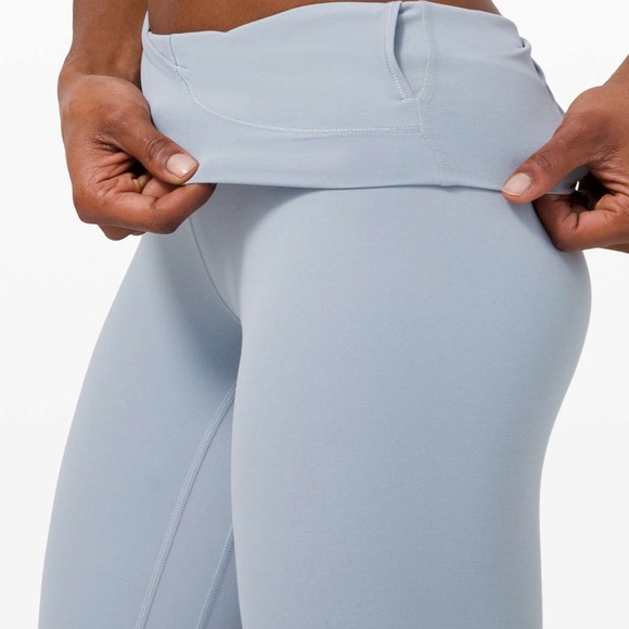 Lululemon Align Super High-Rise Crop 21". Size 6. Chambray. - Picture 5 of 7